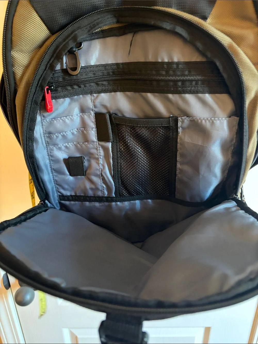 SwissGear Pulsar 16